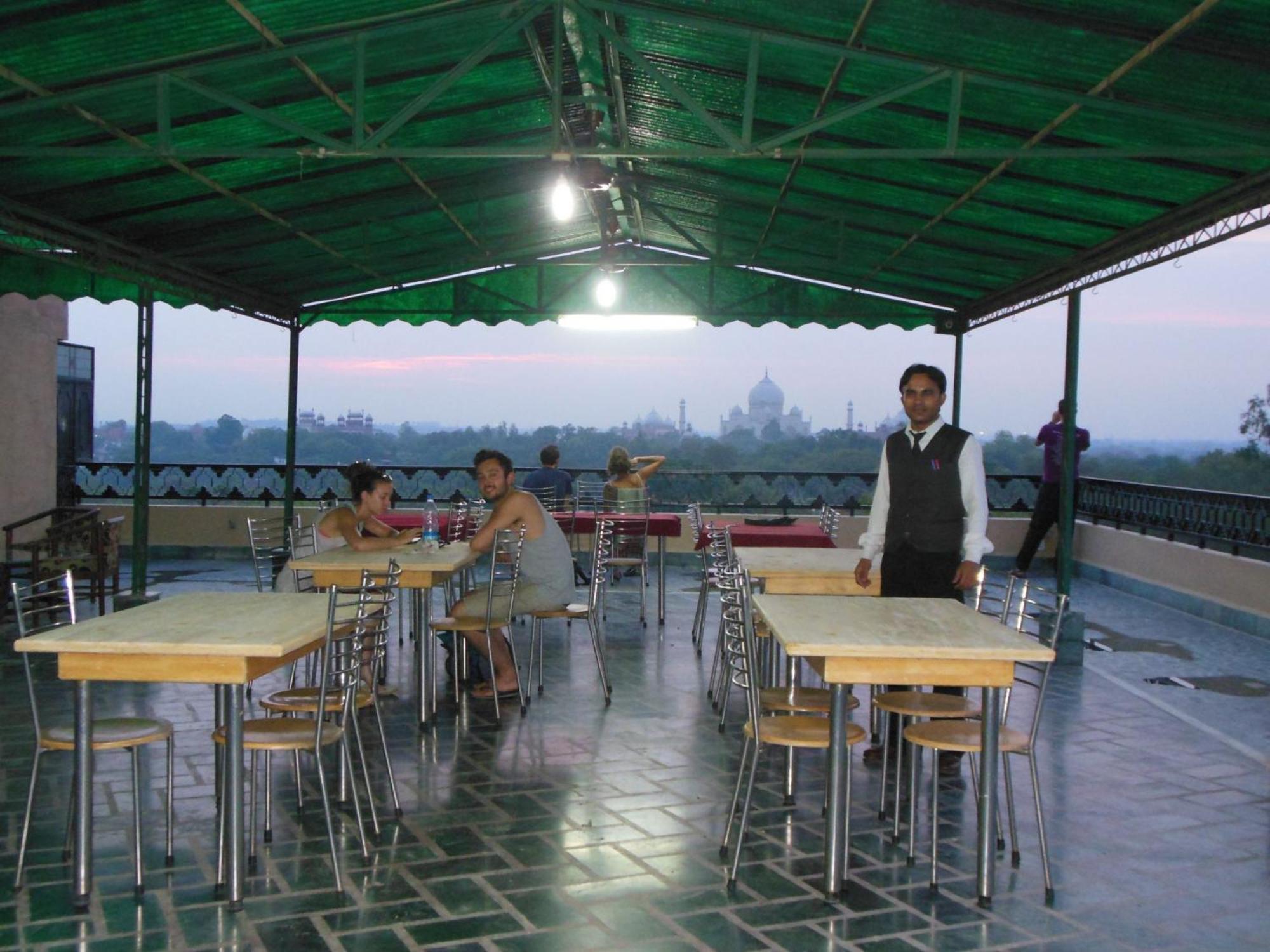 Hotel Taj Plaza, Vip Road, Agra Agra  Exterior photo
