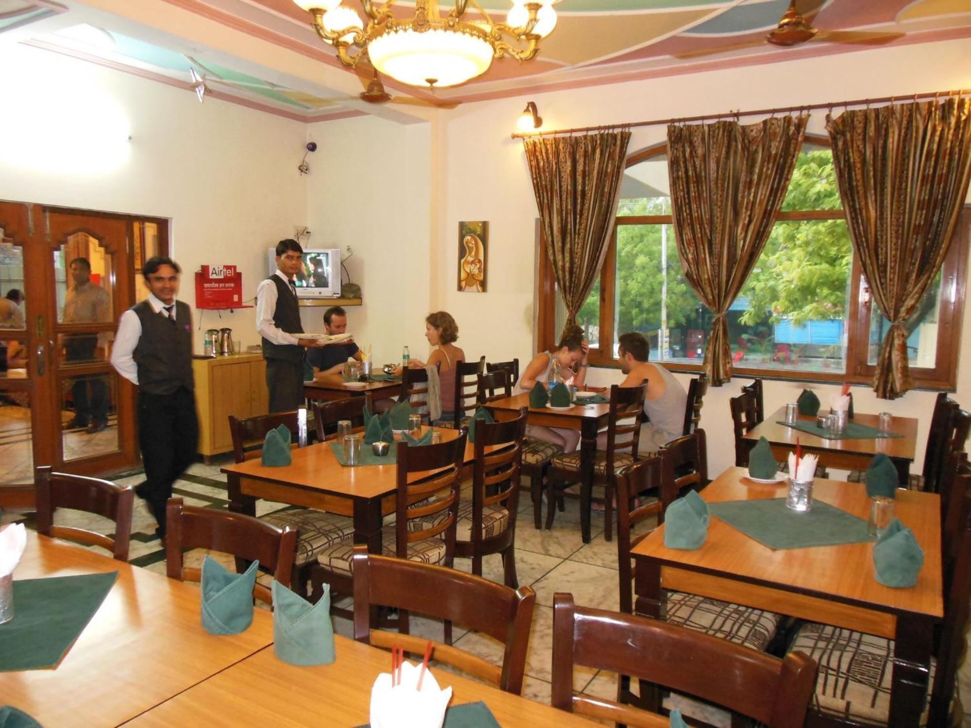 Hotel Taj Plaza, Vip Road, Agra Agra  Exterior photo