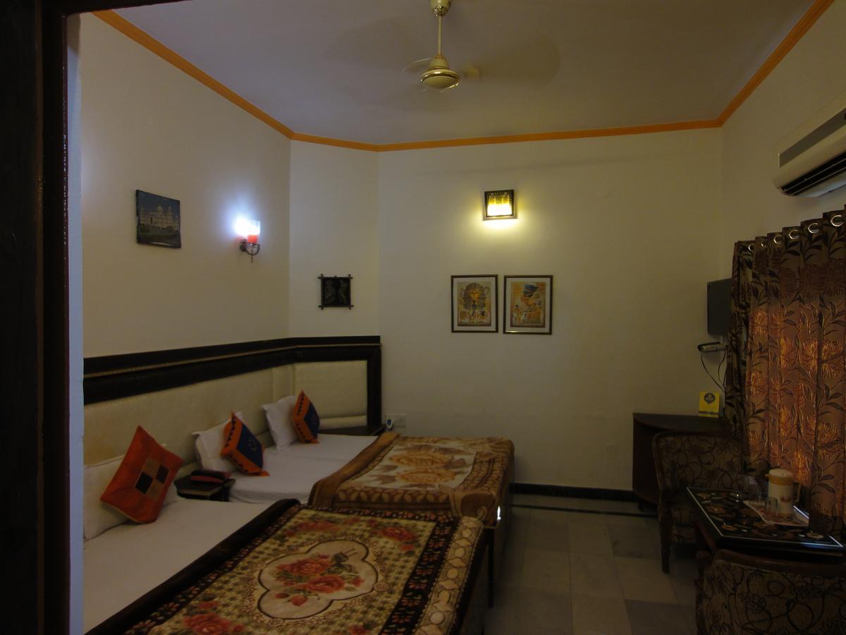 Hotel Taj Plaza, Vip Road, Agra Agra  Exterior photo